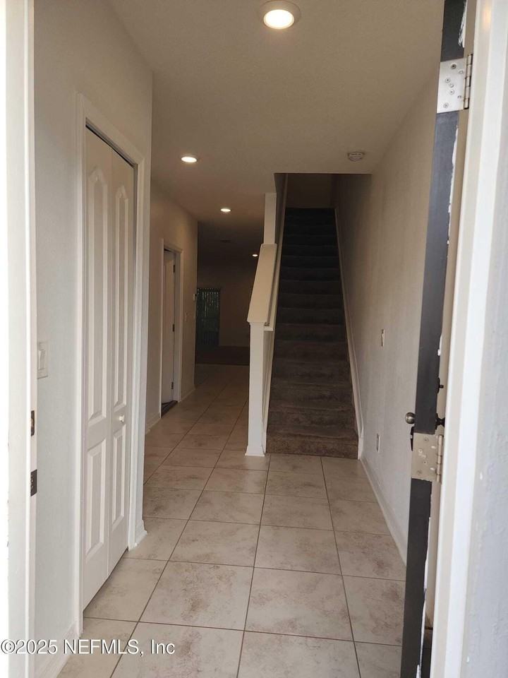 10531 Maidstone Cove Dr - Photo 2 of 10