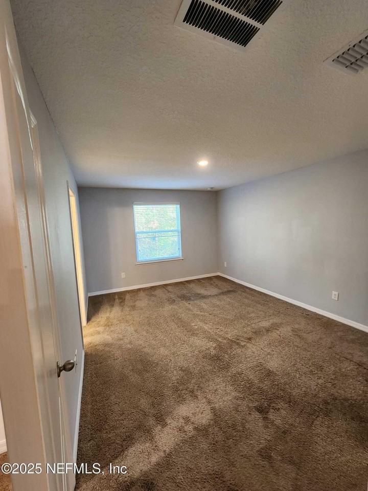 10531 Maidstone Cove Dr - Photo 7 of 10