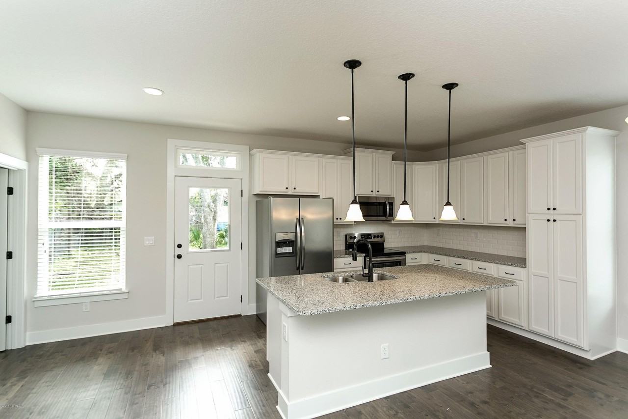 2580 Post St - Photo 4 of 12