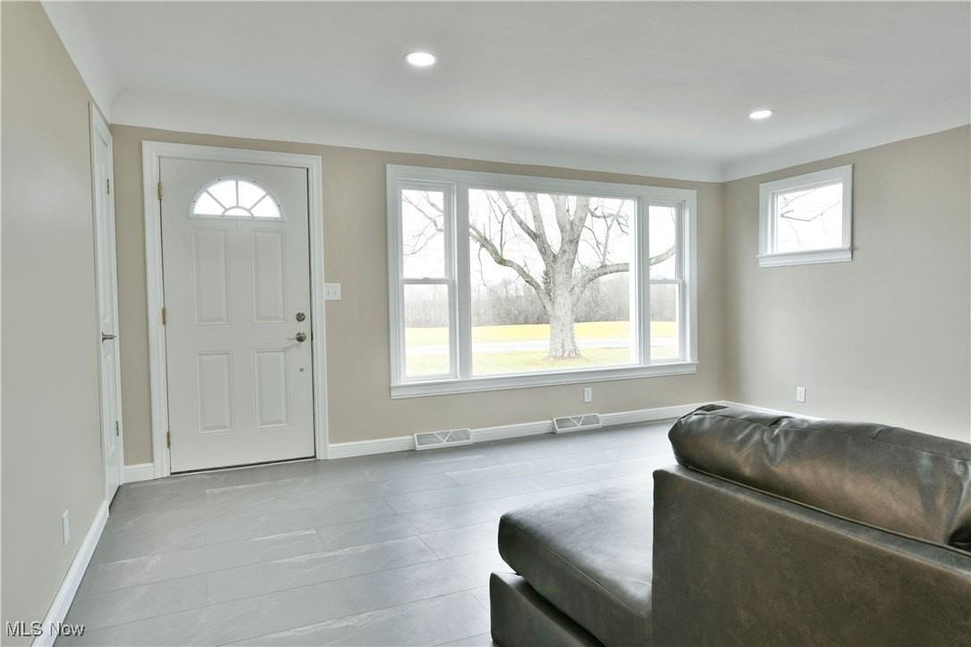 9190 Warren Painsville Road - Photo 5 of 35