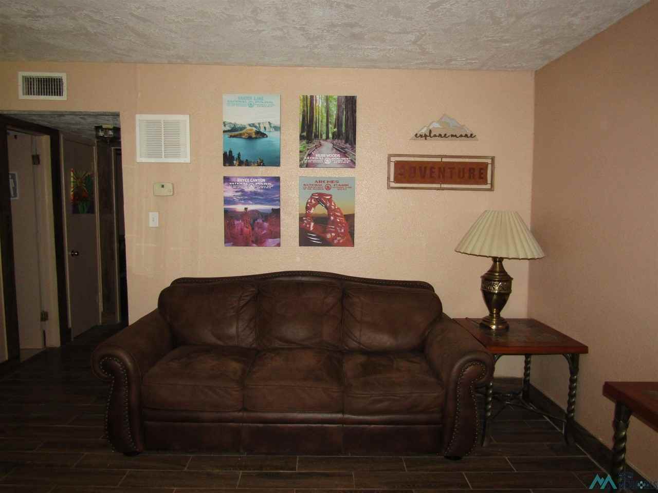 904 10th Street Ct - Photo 3 of 15