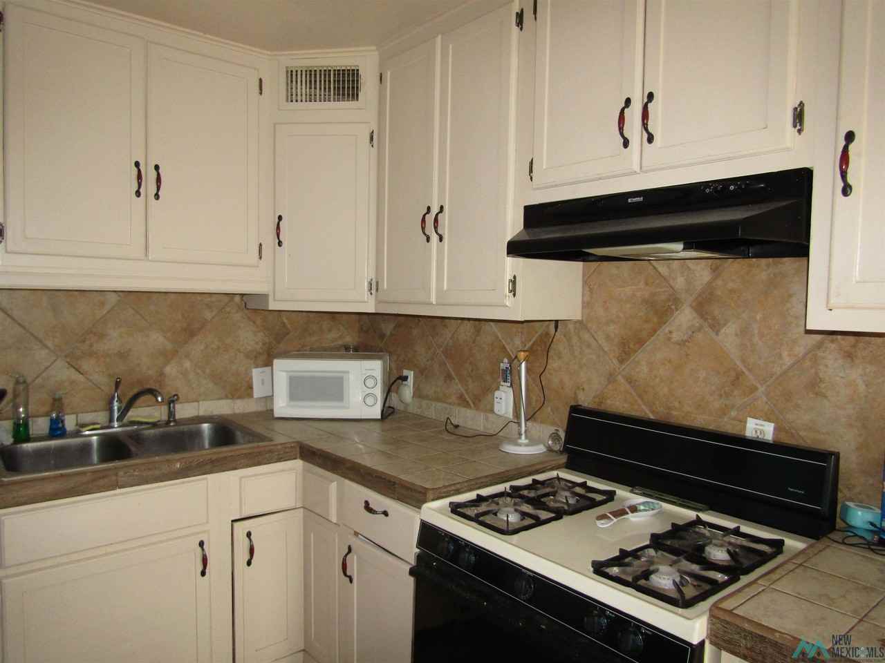 904 10th Street Ct - Photo 6 of 15