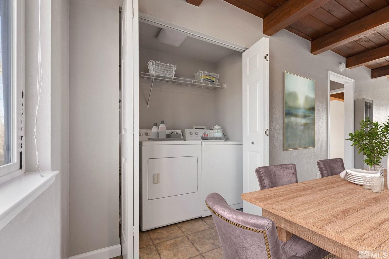 695 Denslowe Drive - Photo 4 of 8