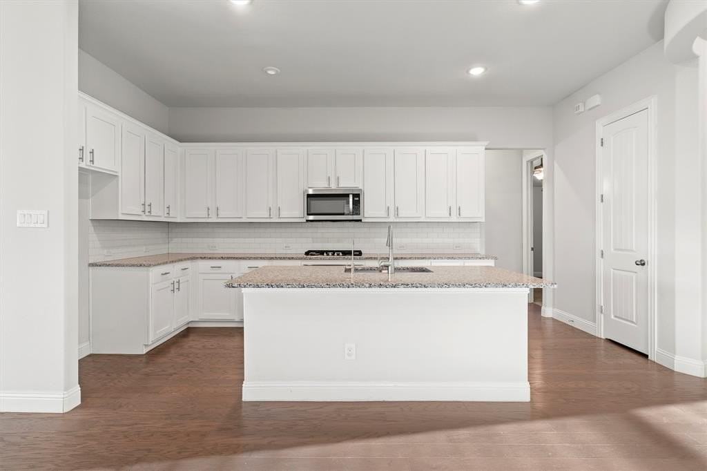 1706 Celebration Lane - Photo 5 of 39