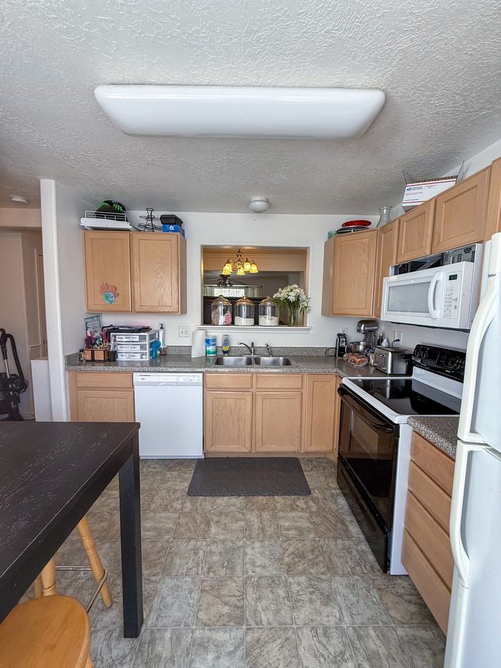 884 Capital Lane #1 - Photo 5 of 17