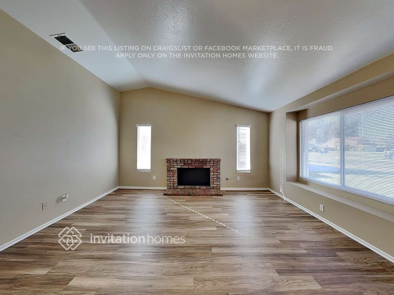 1474 Marymount St - Photo 4 of 20