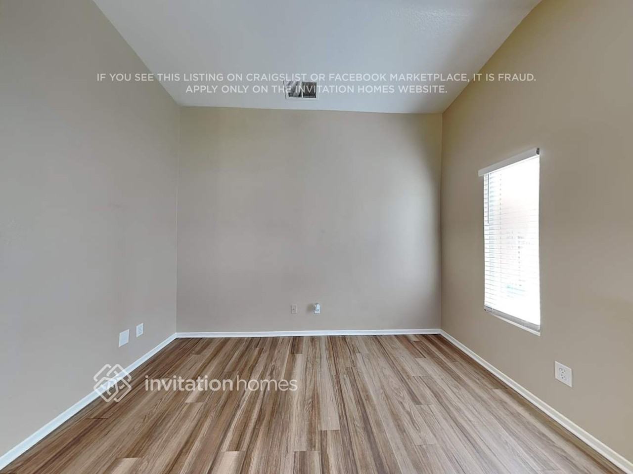 1474 Marymount St - Photo 5 of 20