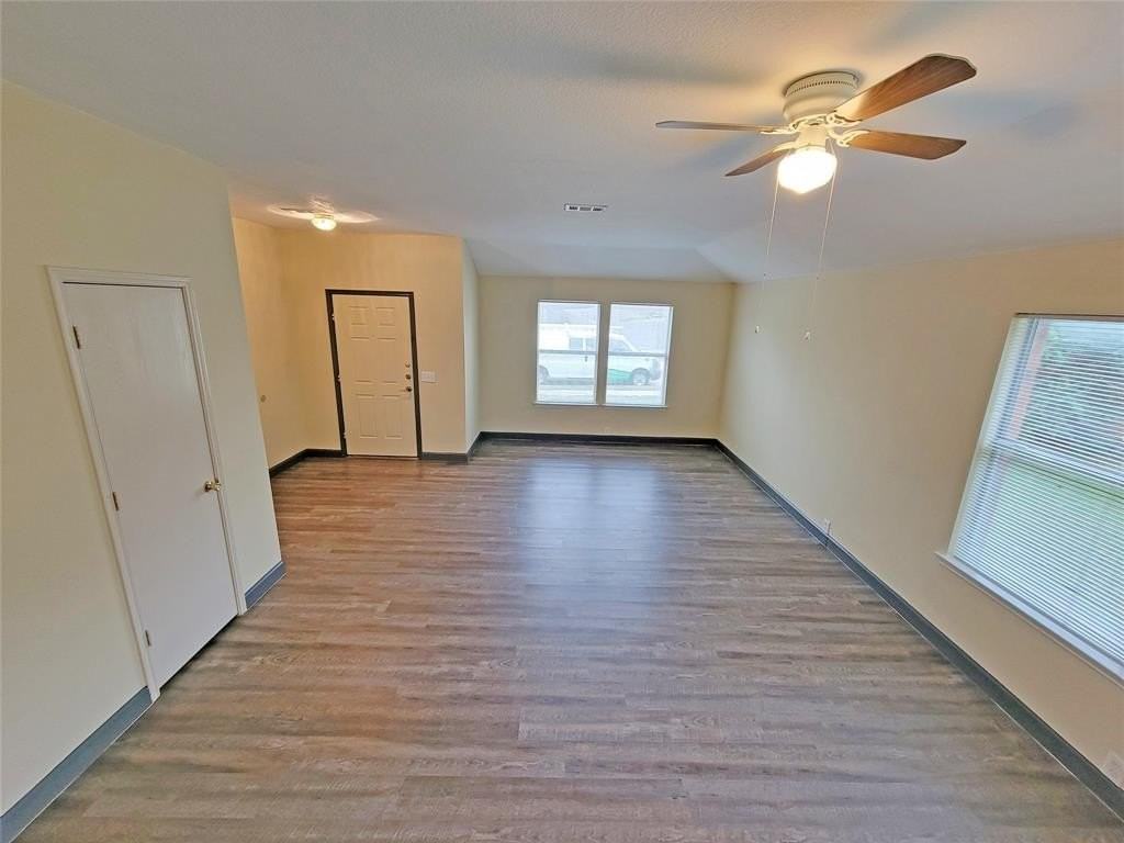 4208 Vinyard Way - Photo 3 of 14