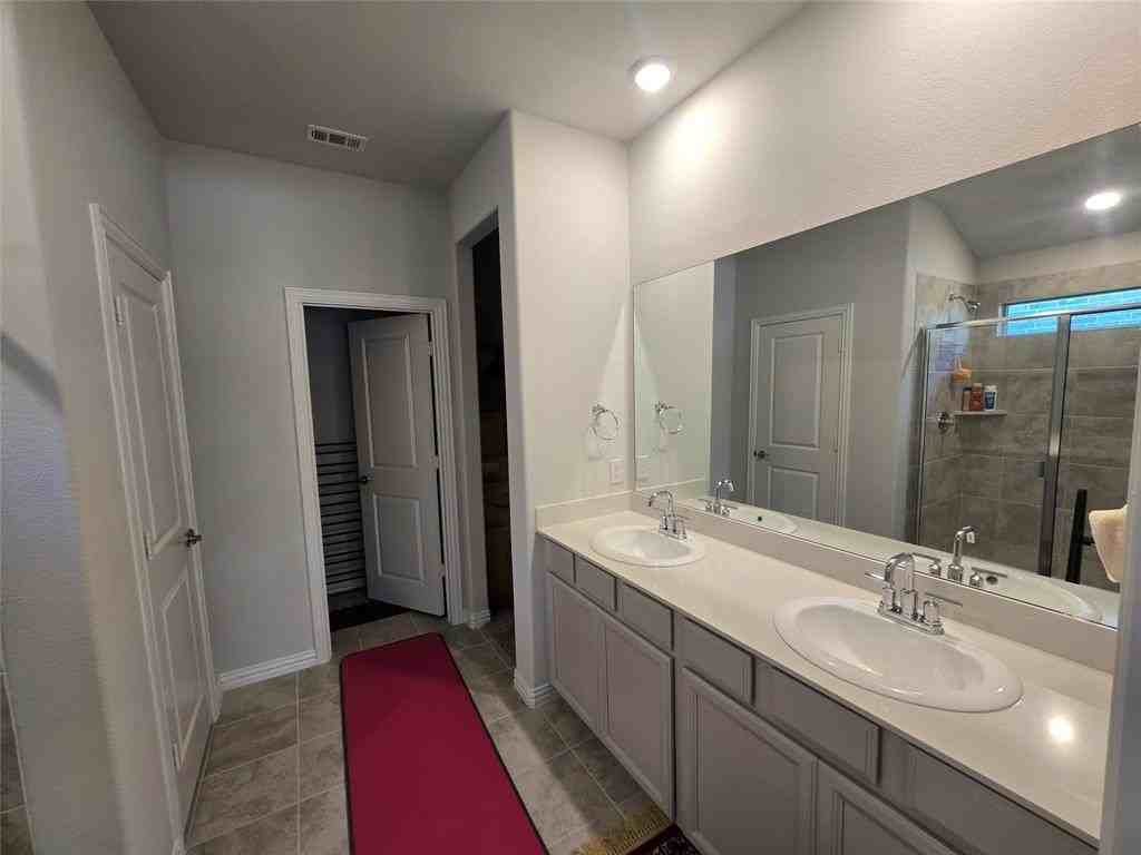 444 Ella Ln - Photo 5 of 40