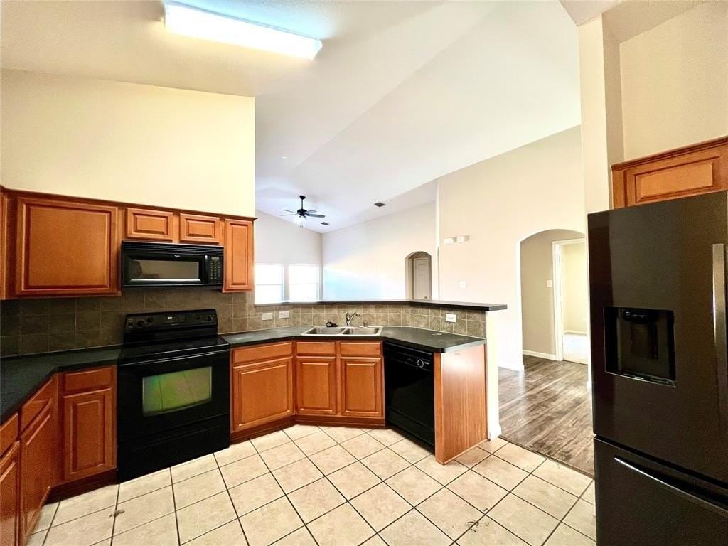 1304 Columbus Lane - Photo 7 of 23