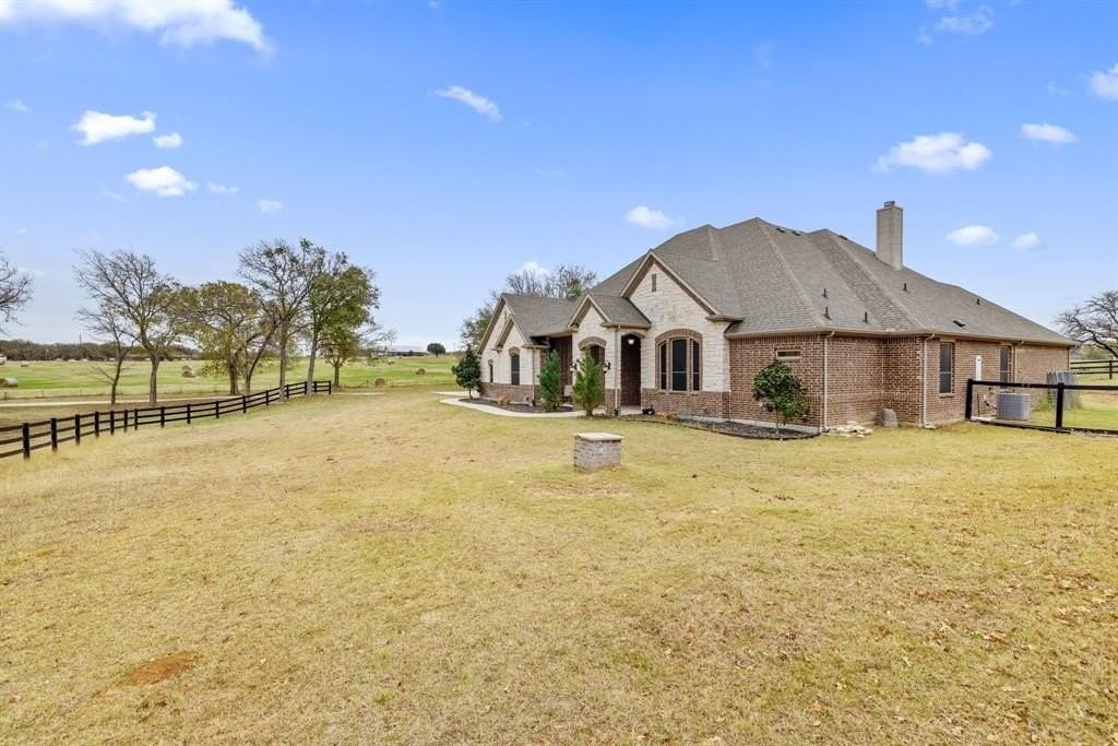 251 Hlavek Road - Photo 4 of 33