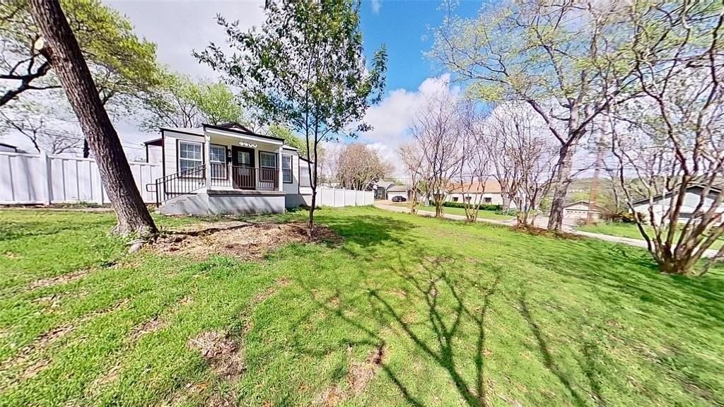 4400 Byrd Drive - Photo 2 of 14