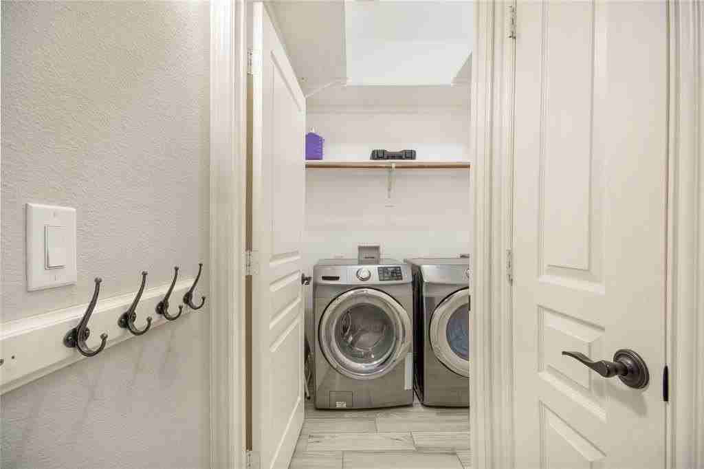 5116 Prospect St - Photo 3 of 23