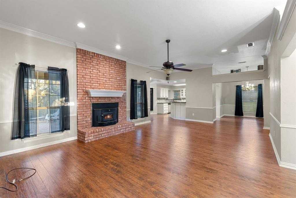 1418 Holley Creek Drive - Photo 5 of 30