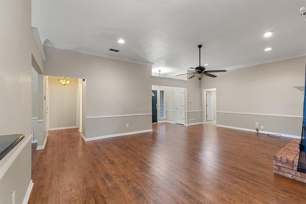 1418 Holley Creek Drive - Photo 7 of 30