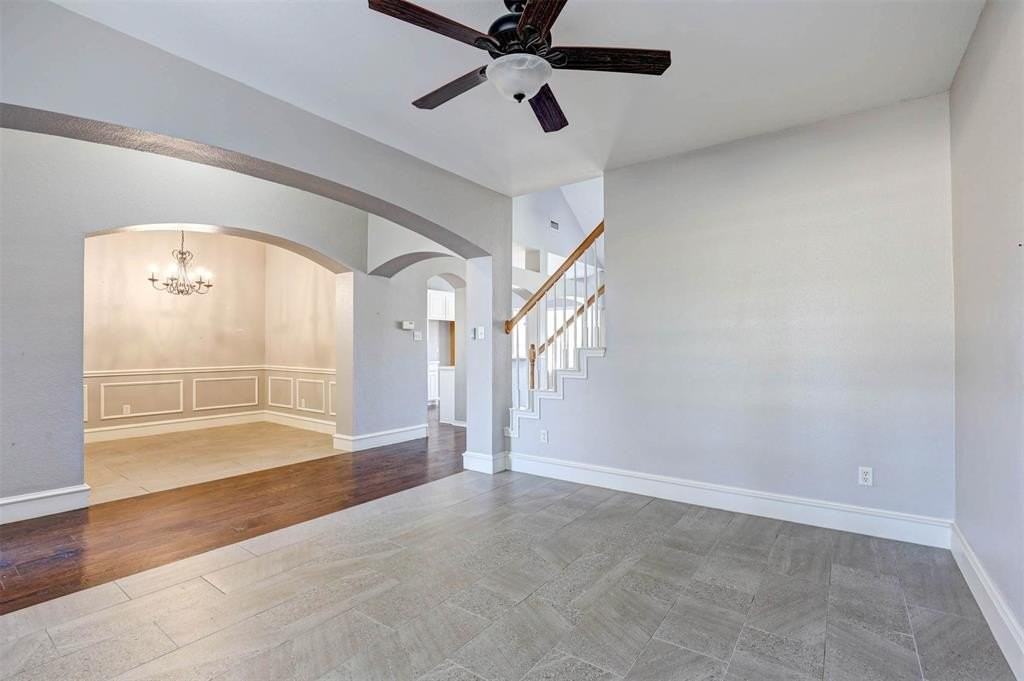 820 Flagstone Dr - Photo 2 of 24