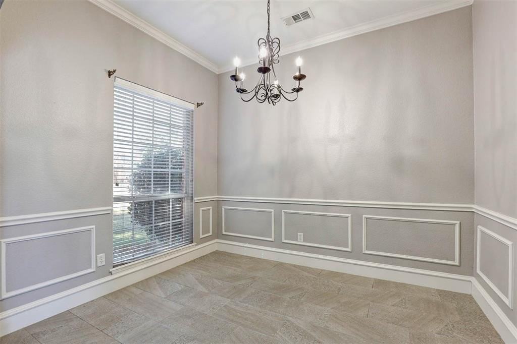 820 Flagstone Dr - Photo 4 of 24