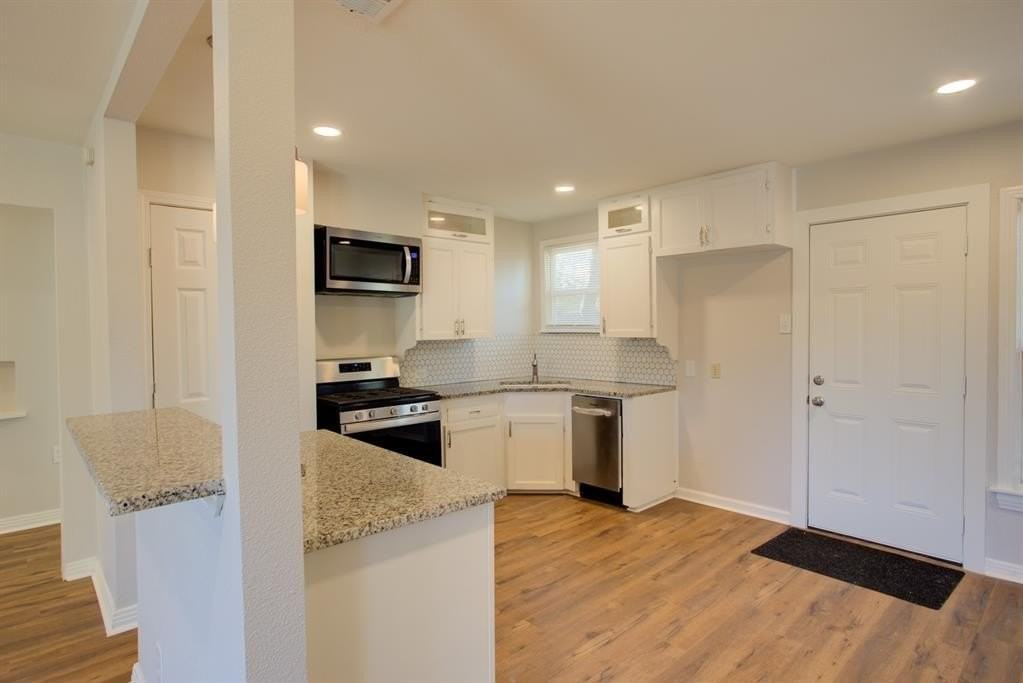 10421 Losa Drive - Photo 2 of 17