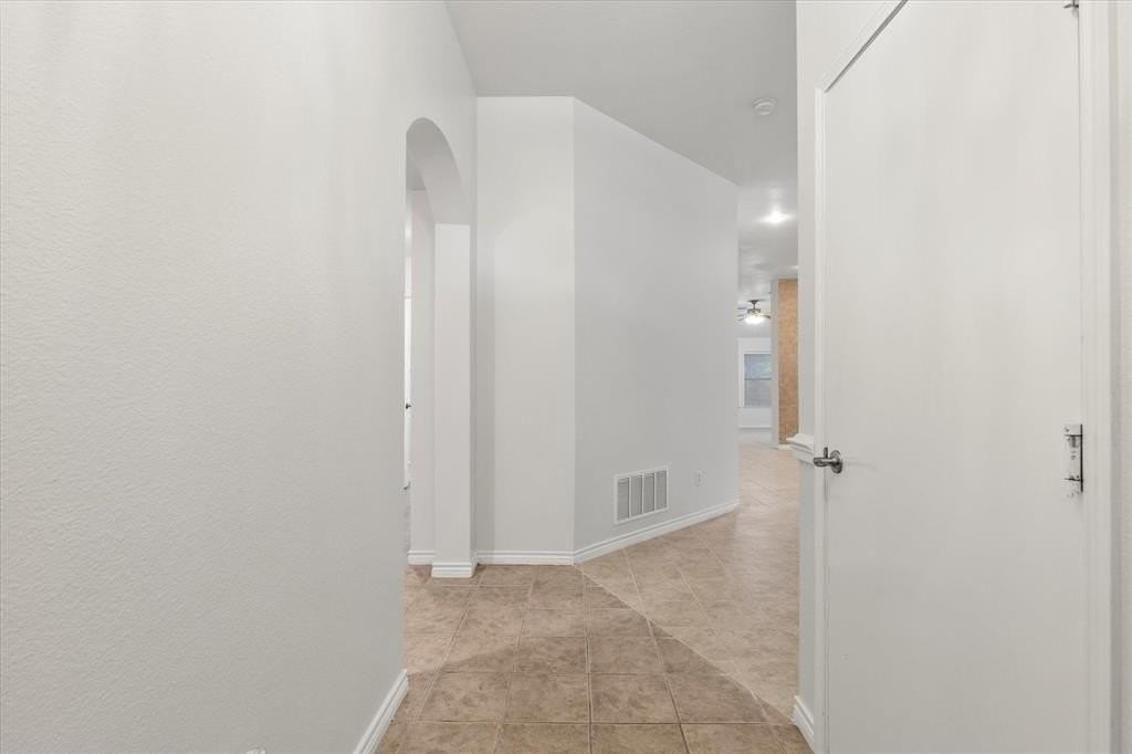 206 Charleston Drive - Photo 5 of 38