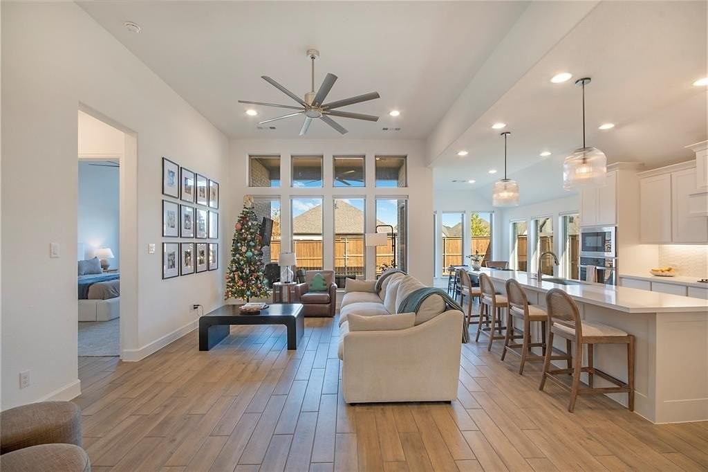 2554 Runhappy Ct - Photo 4 of 23