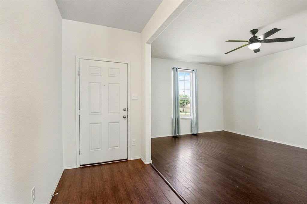 2360 Toposa Drive - Photo 3 of 25