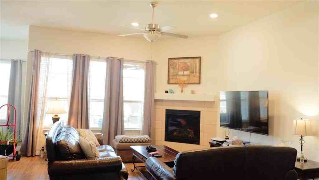 1907 Edgecreek Path - Photo 2 of 10