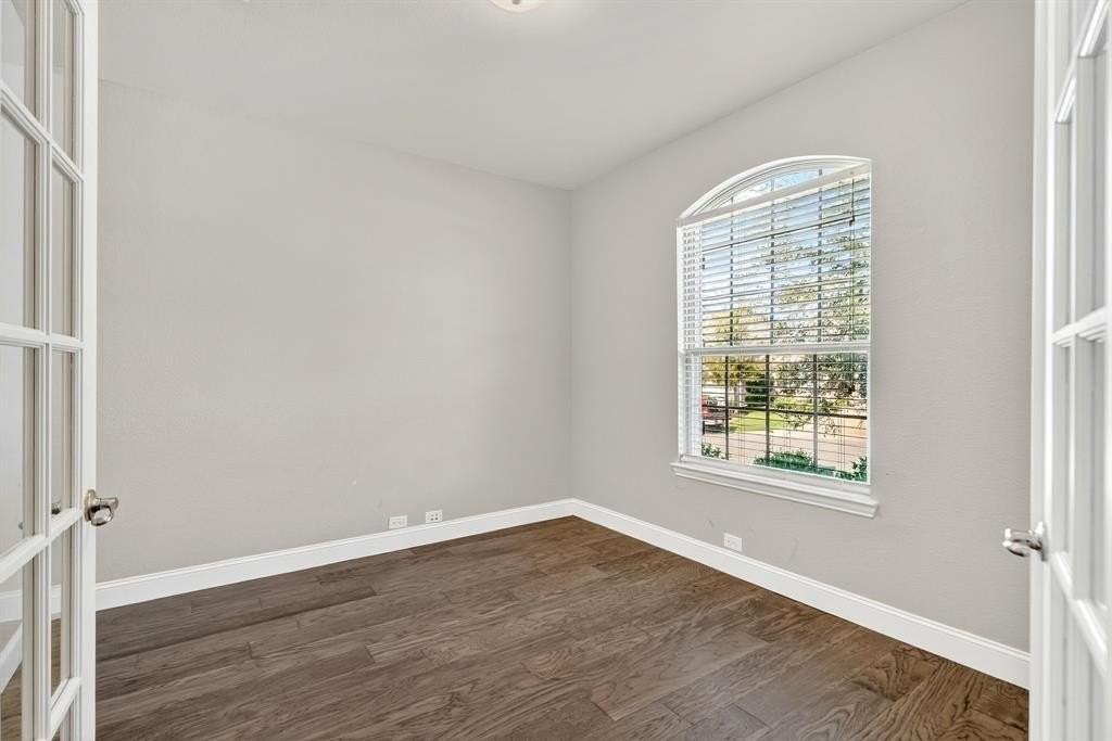 1012 Summer Lane - Photo 6 of 38