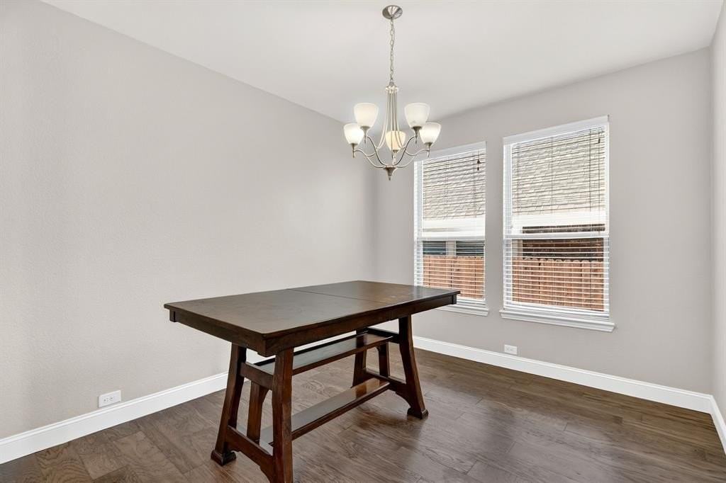 1012 Summer Lane - Photo 7 of 38