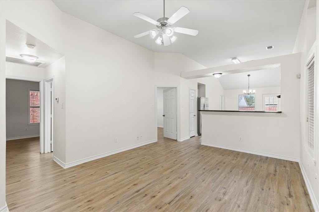 9013 Sundance Trail - Photo 4 of 31