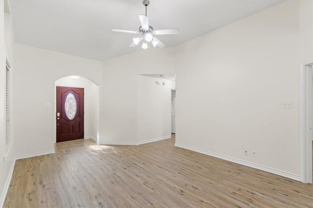 9013 Sundance Trail - Photo 5 of 31