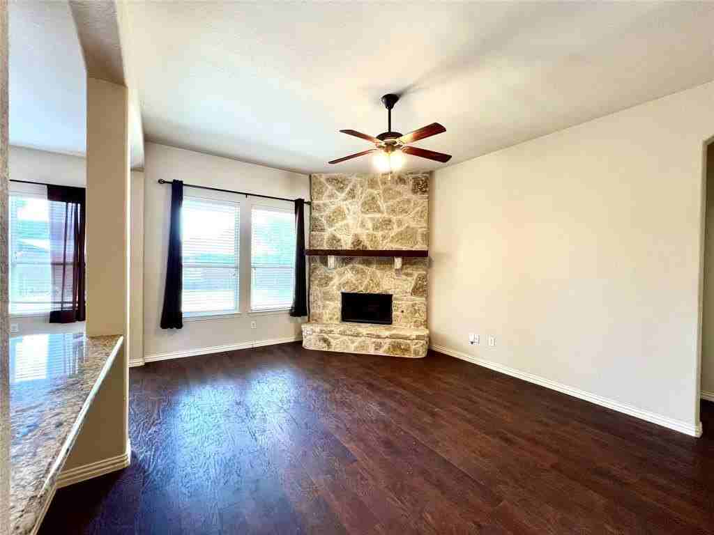 5201 Pinewood Dr - Photo 5 of 24