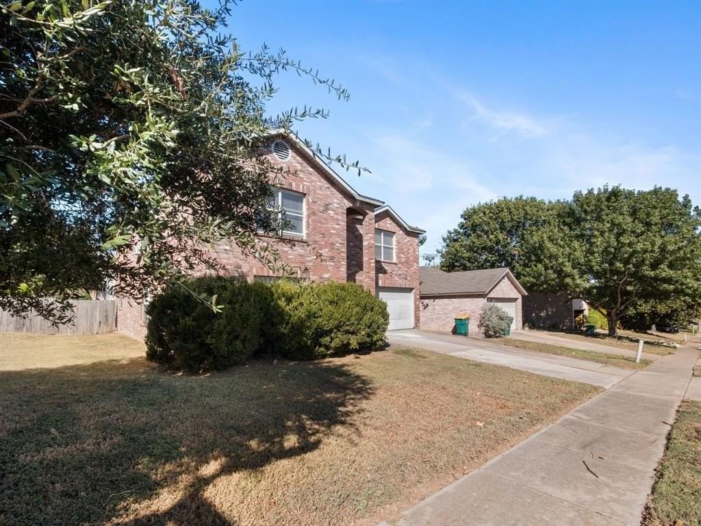 1237 Mccary Street - Photo 4 of 38