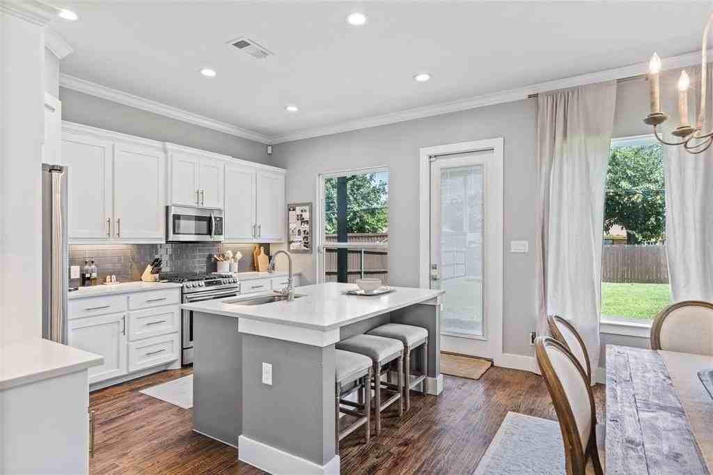 3034 Encino Drive - Photo 5 of 18