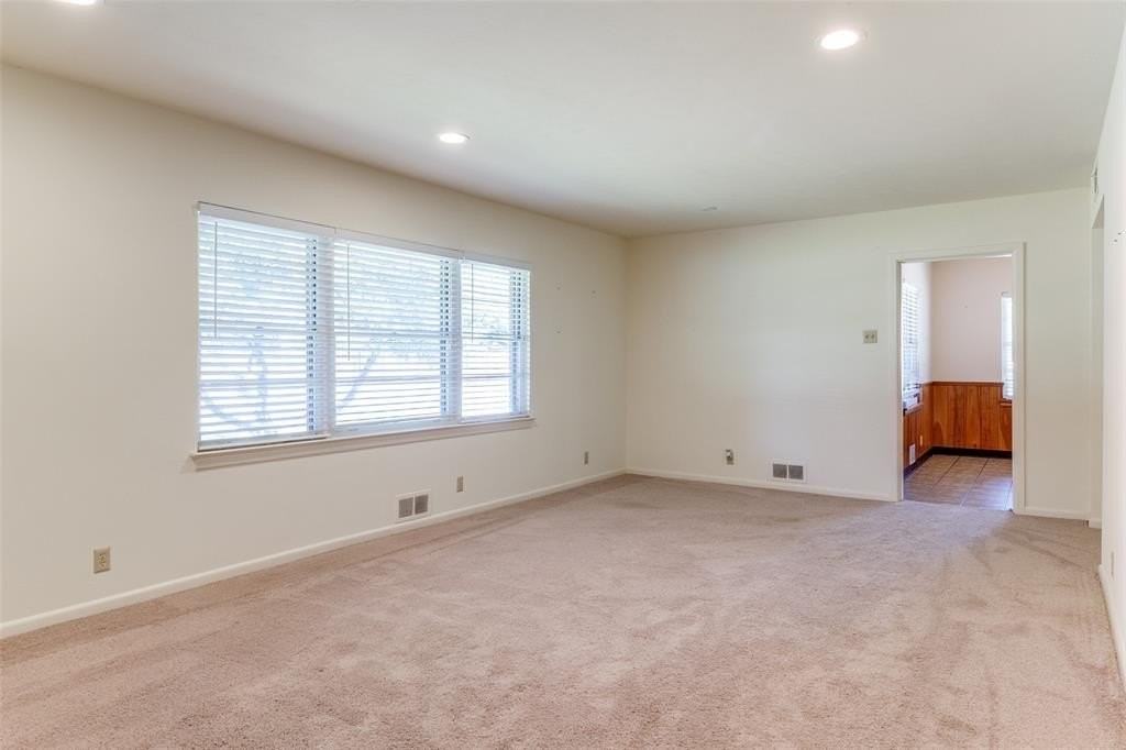 10338 Sherbrook Ln - Photo 5 of 11