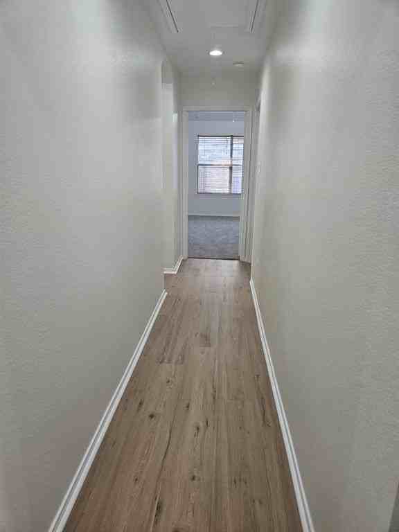 900 Crockett Drive - Photo 4 of 29