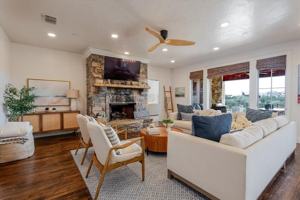 featured image of 1653 Scenic Dr #102