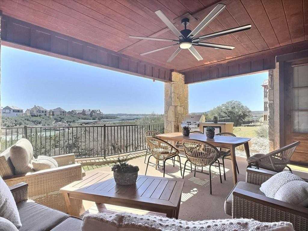 1653 Scenic Dr #102 - Photo 3 of 40