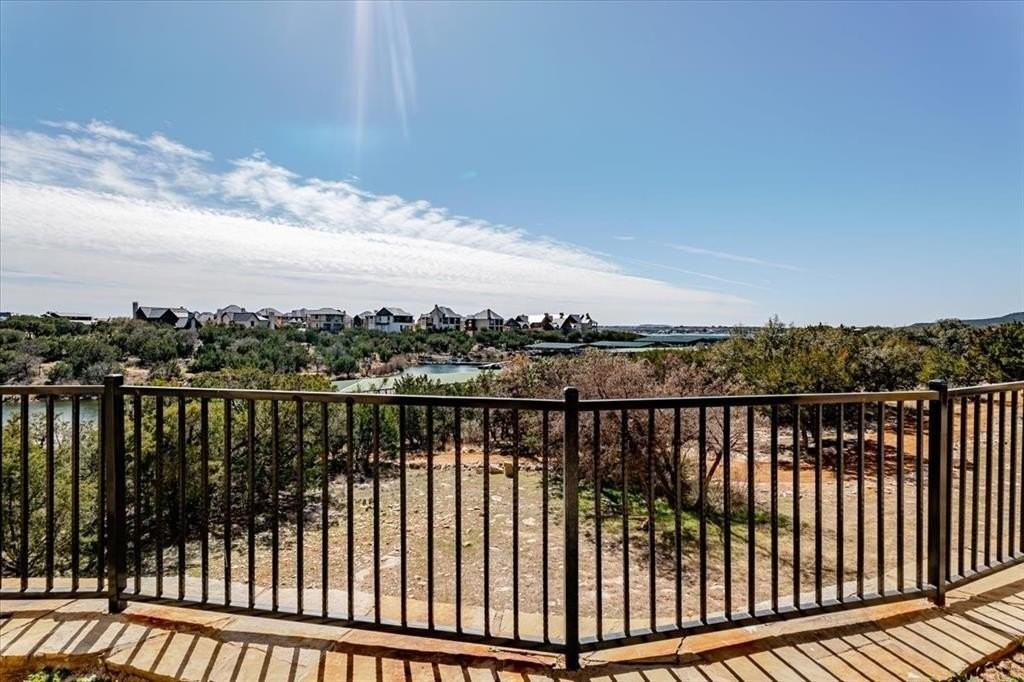 1653 Scenic Dr #102 - Photo 6 of 40