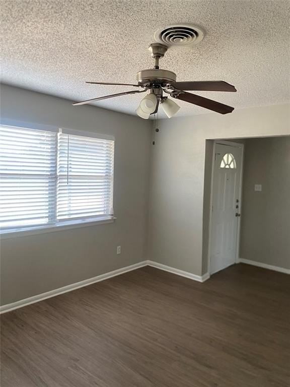 4927 Eastgate Cir - Photo 6 of 19