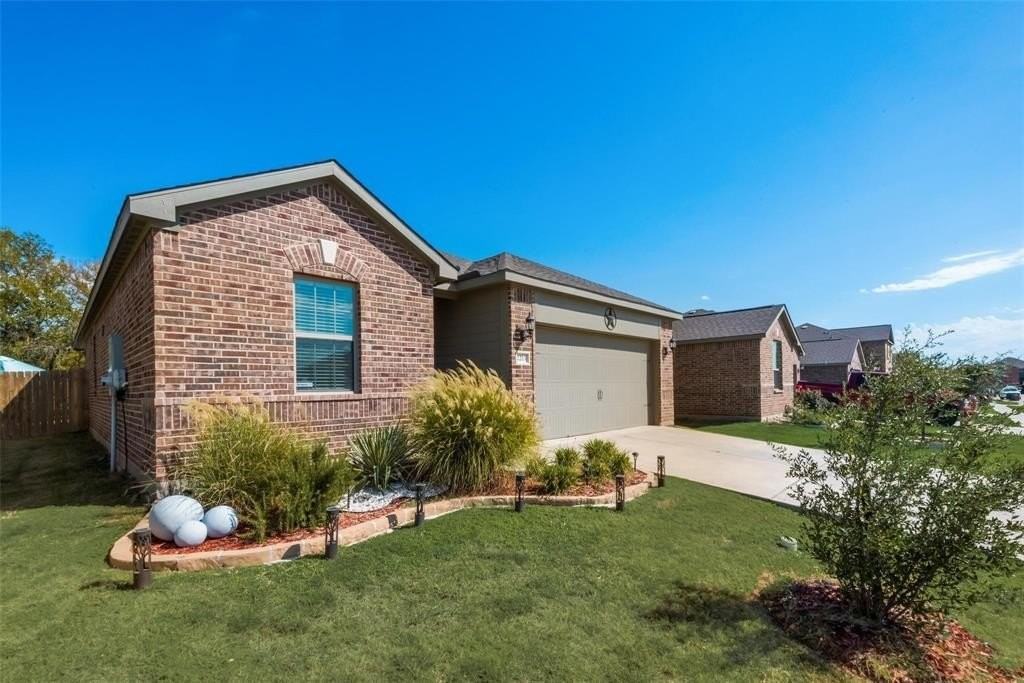 2213 Georgetown Street - Photo 2 of 25