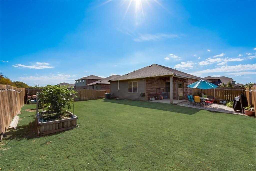 2213 Georgetown Street - Photo 4 of 25