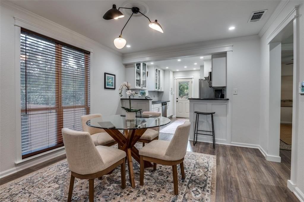 2827 Catherine Street - Photo 3 of 11