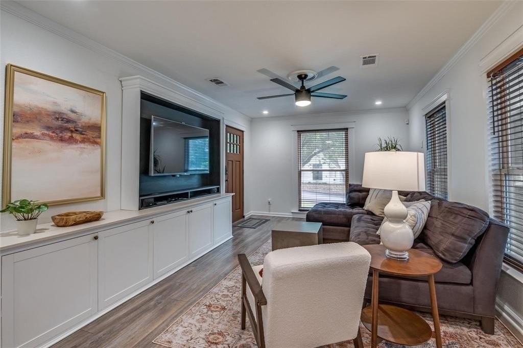 2827 Catherine Street - Photo 6 of 11