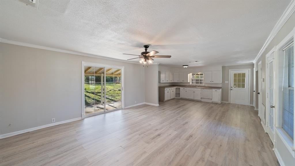 403 Prairieville Street - Photo 4 of 24