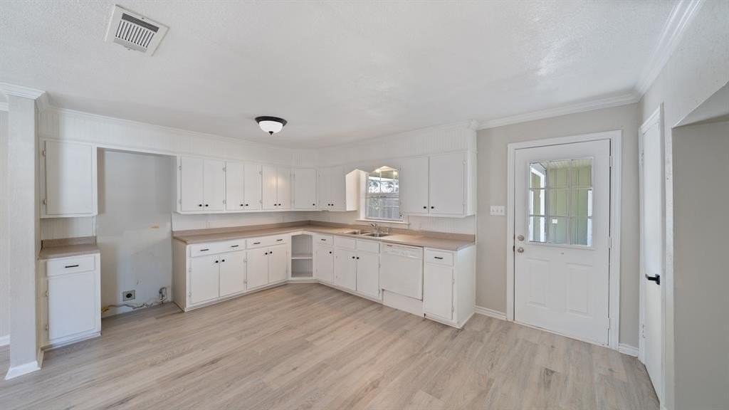 403 Prairieville Street - Photo 7 of 24