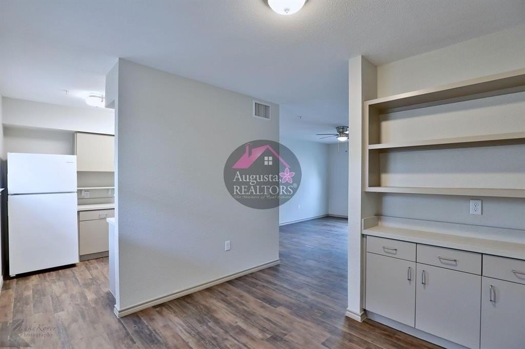 2800 Sayles Boulevard #20A - Photo 7 of 27