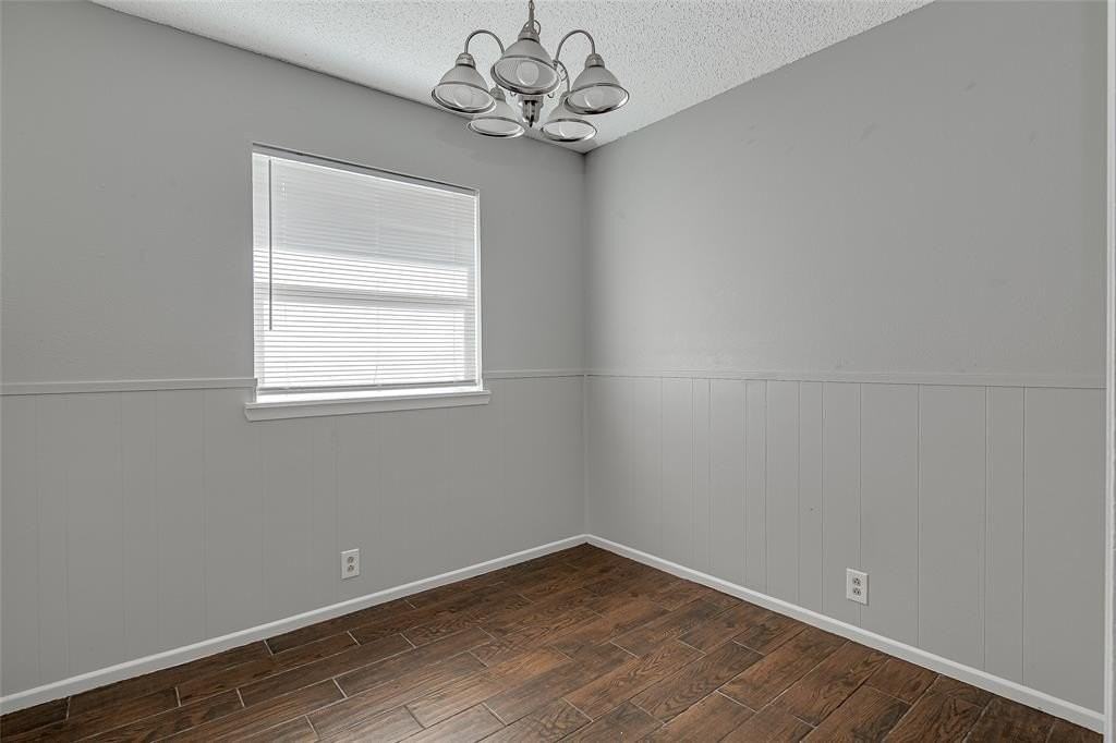 228 Lester Street - Photo 6 of 24