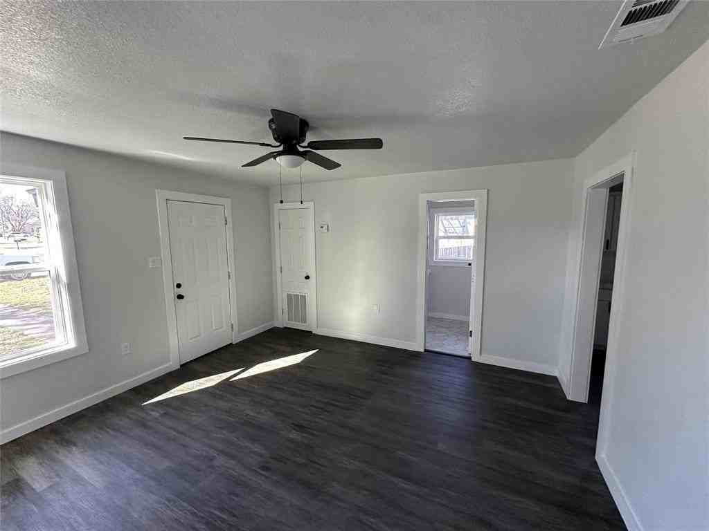 401 Walker Street - Photo 2 of 10