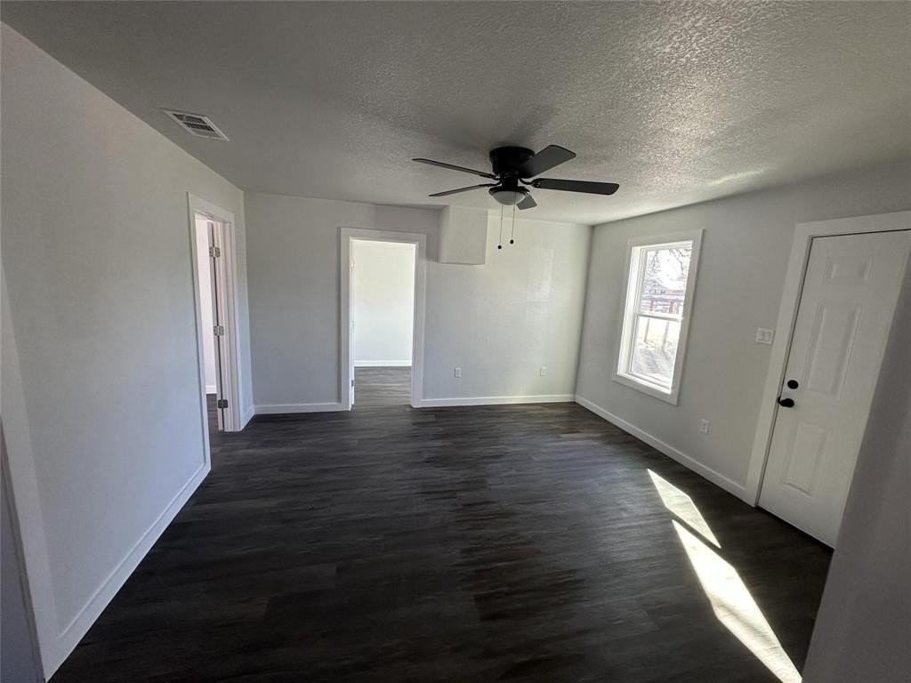 401 Walker Street - Photo 3 of 10