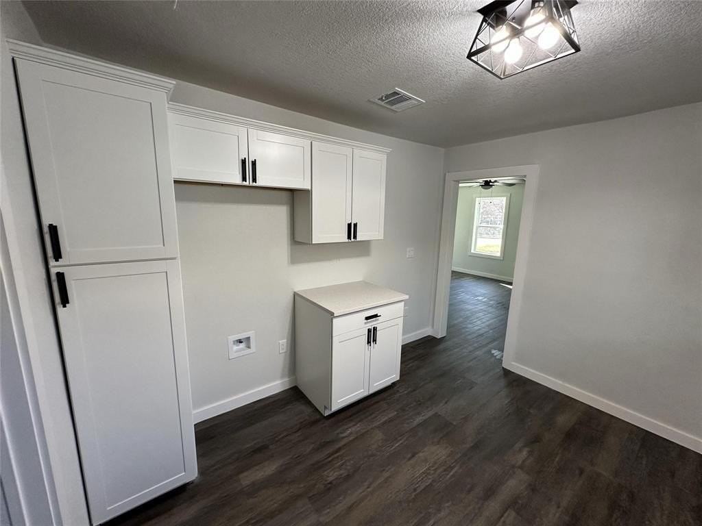 401 Walker Street - Photo 5 of 10